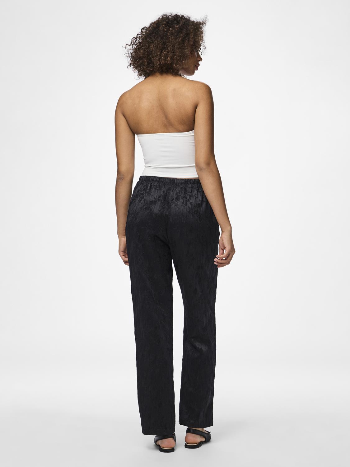 model_shot-back